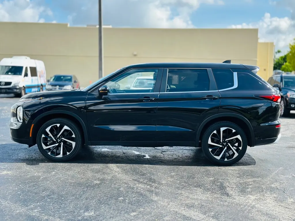 Florida Fine Cars - Used MITSUBISHI OUTLANDER 2024 MIAMI SE