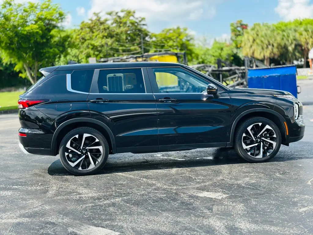 Florida Fine Cars - Used MITSUBISHI OUTLANDER 2024 MIAMI SE