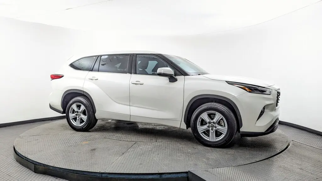Florida Fine Cars - Used TOYOTA HIGHLANDER 2021 MIAMI LE