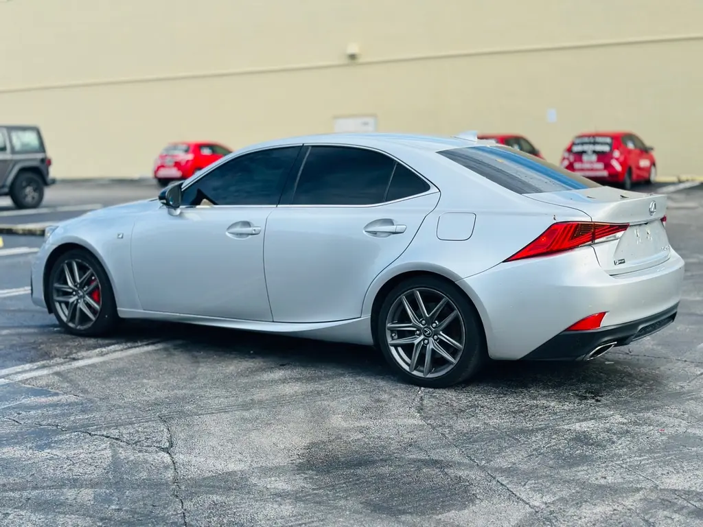 2017 Lexus IS F SPORT photo 4