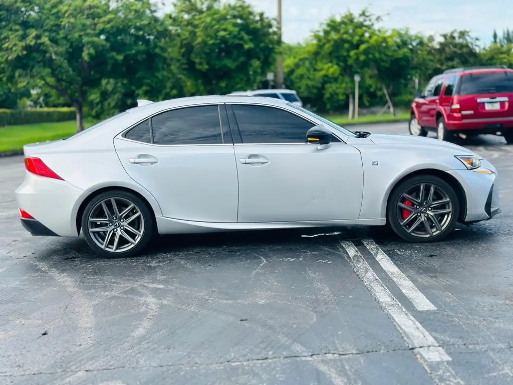 2017 Lexus IS F SPORT photo 7