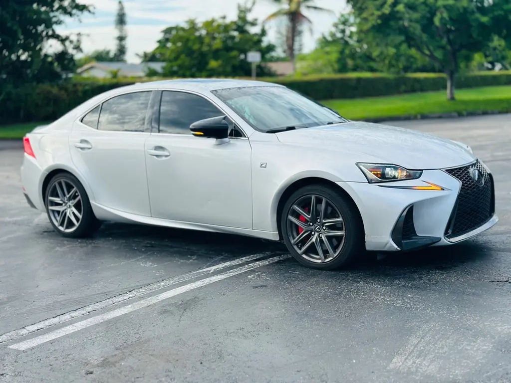 2017 Lexus IS F SPORT photo 8