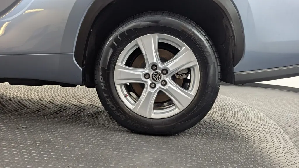 Florida Fine Cars - Used TOYOTA HIGHLANDER 2023 WEST PALM HYBRID LE