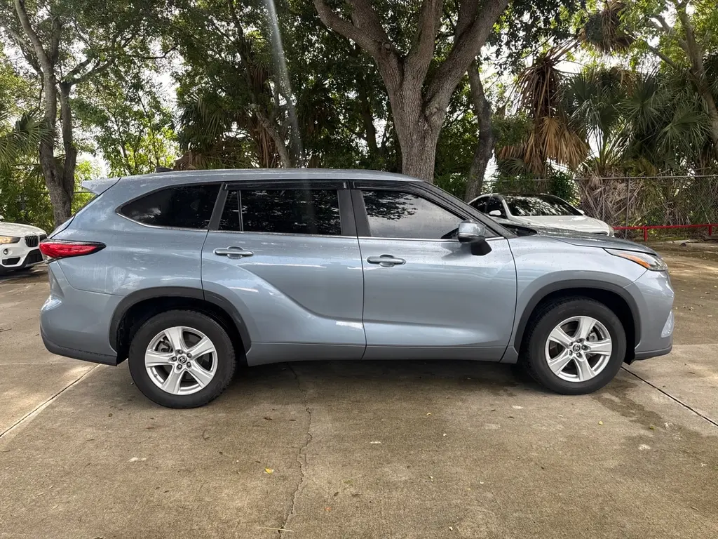 Florida Fine Cars - Used TOYOTA HIGHLANDER 2023 WEST PALM HYBRID LE