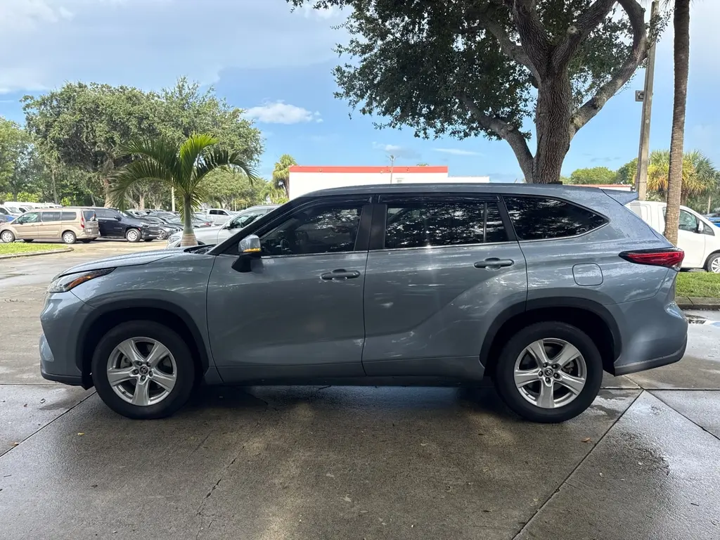 Florida Fine Cars - Used TOYOTA HIGHLANDER 2023 WEST PALM HYBRID LE