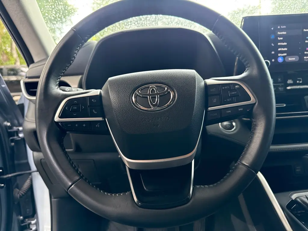 Florida Fine Cars - Used TOYOTA HIGHLANDER 2023 WEST PALM HYBRID LE