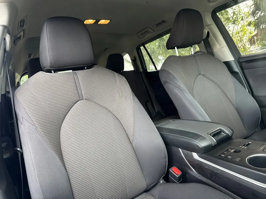 Florida Fine Cars - Used TOYOTA HIGHLANDER 2023 WEST PALM HYBRID LE