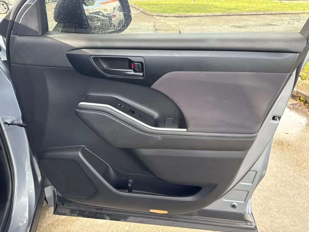 Florida Fine Cars - Used TOYOTA HIGHLANDER 2023 WEST PALM HYBRID LE