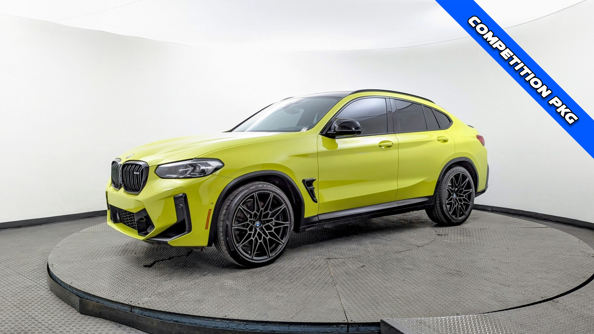 2022 BMW X4 M Base's photo