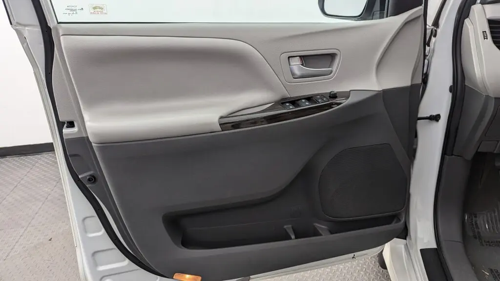 Florida Fine Cars - Used TOYOTA SIENNA 2020 MIAMI XLE