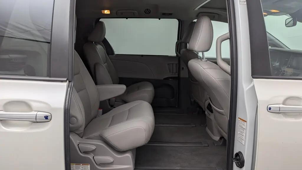 Florida Fine Cars - Used TOYOTA SIENNA 2020 MIAMI XLE