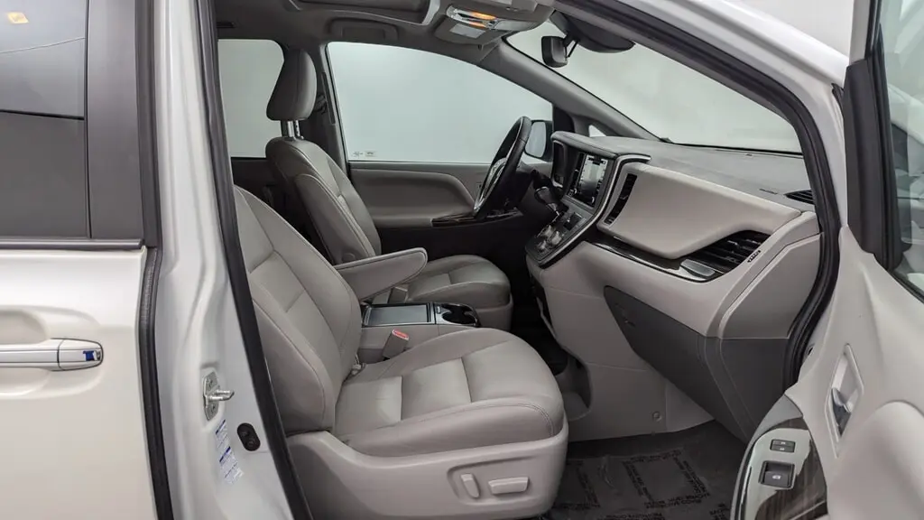 Florida Fine Cars - Used TOYOTA SIENNA 2020 MIAMI XLE