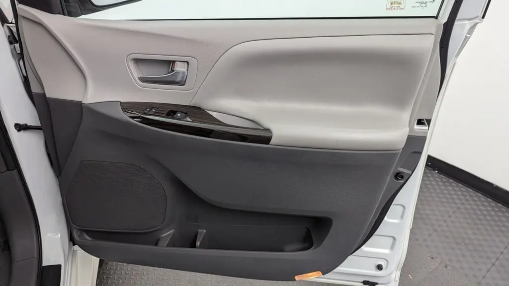 Florida Fine Cars - Used TOYOTA SIENNA 2020 MIAMI XLE