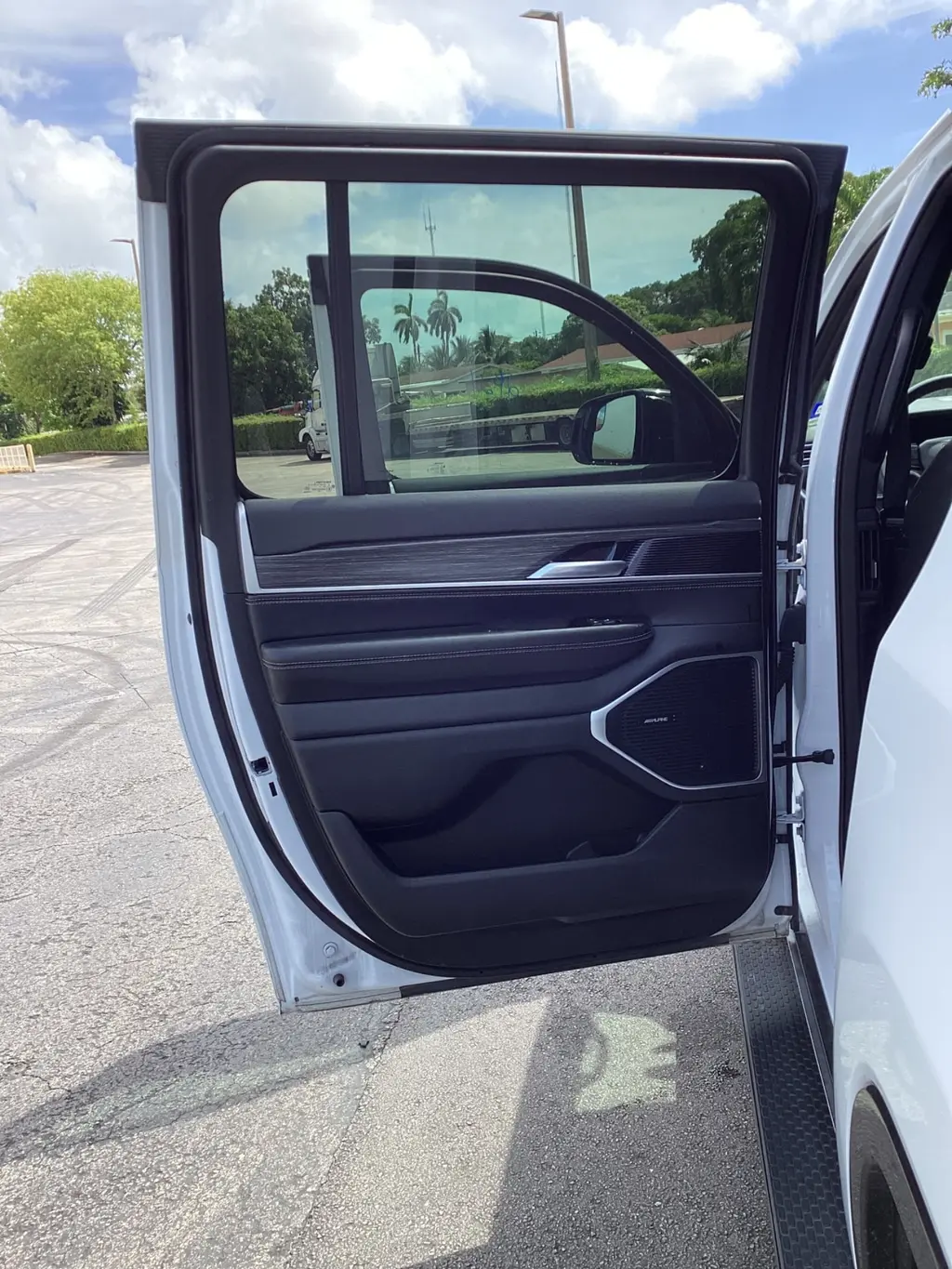Florida Fine Cars - Used JEEP WAGONEER L 2023 MIAMI SERIES II