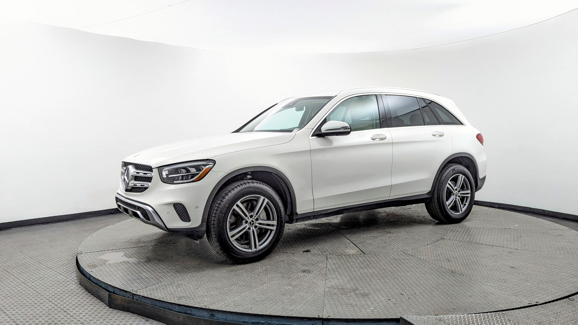 2022 Mercedes-Benz GLC GLC300's photo