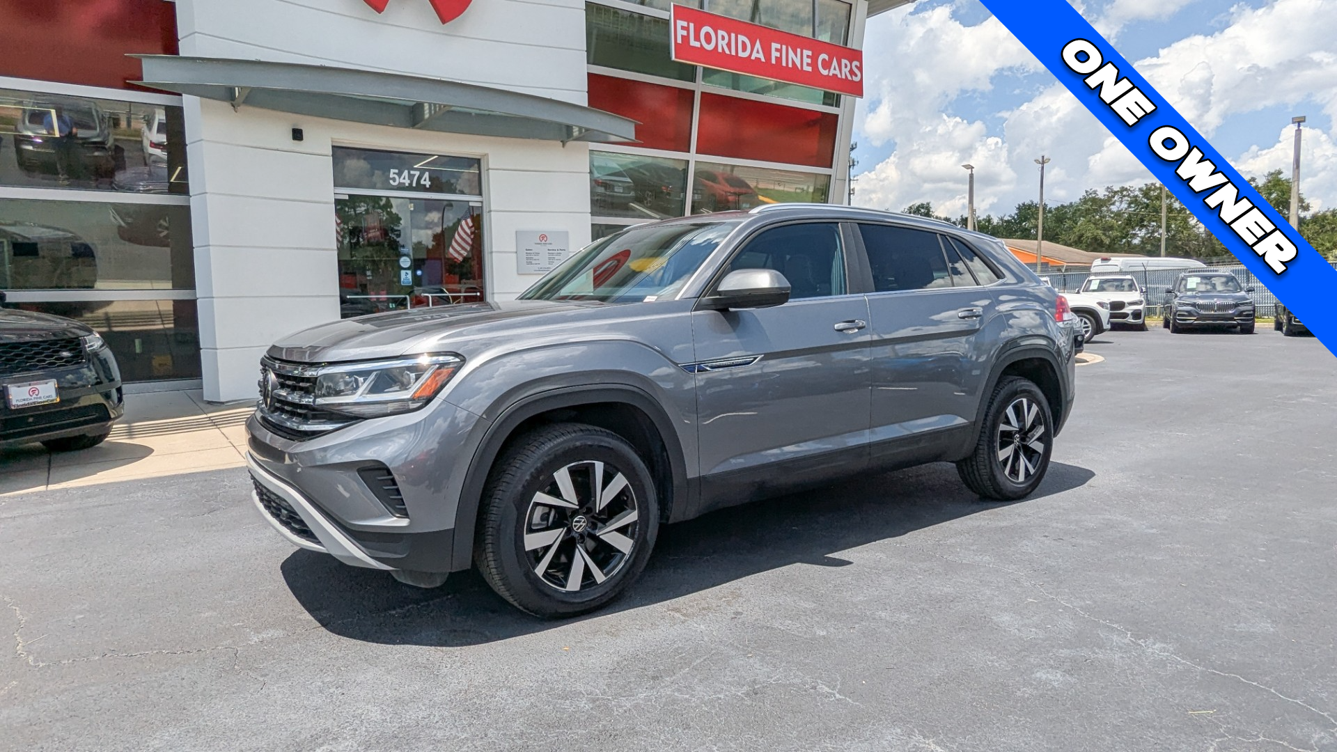 2023 Volkswagen Atlas Cross Sport SE's photo