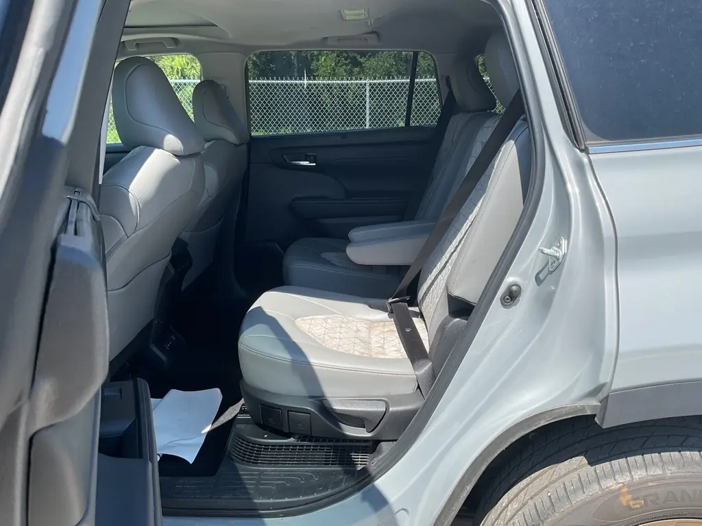 Florida Fine Cars - Used TOYOTA HIGHLANDER 2022 ORLANDO HYBRID BRONZE EDITION