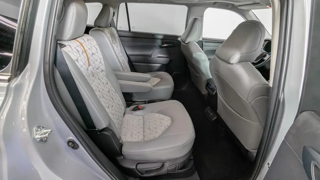 Florida Fine Cars - Used TOYOTA HIGHLANDER 2022 ORLANDO HYBRID BRONZE EDITION