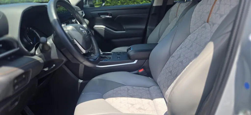 Florida Fine Cars - Used TOYOTA HIGHLANDER 2023 MIAMI HYBRID BRONZE EDITION