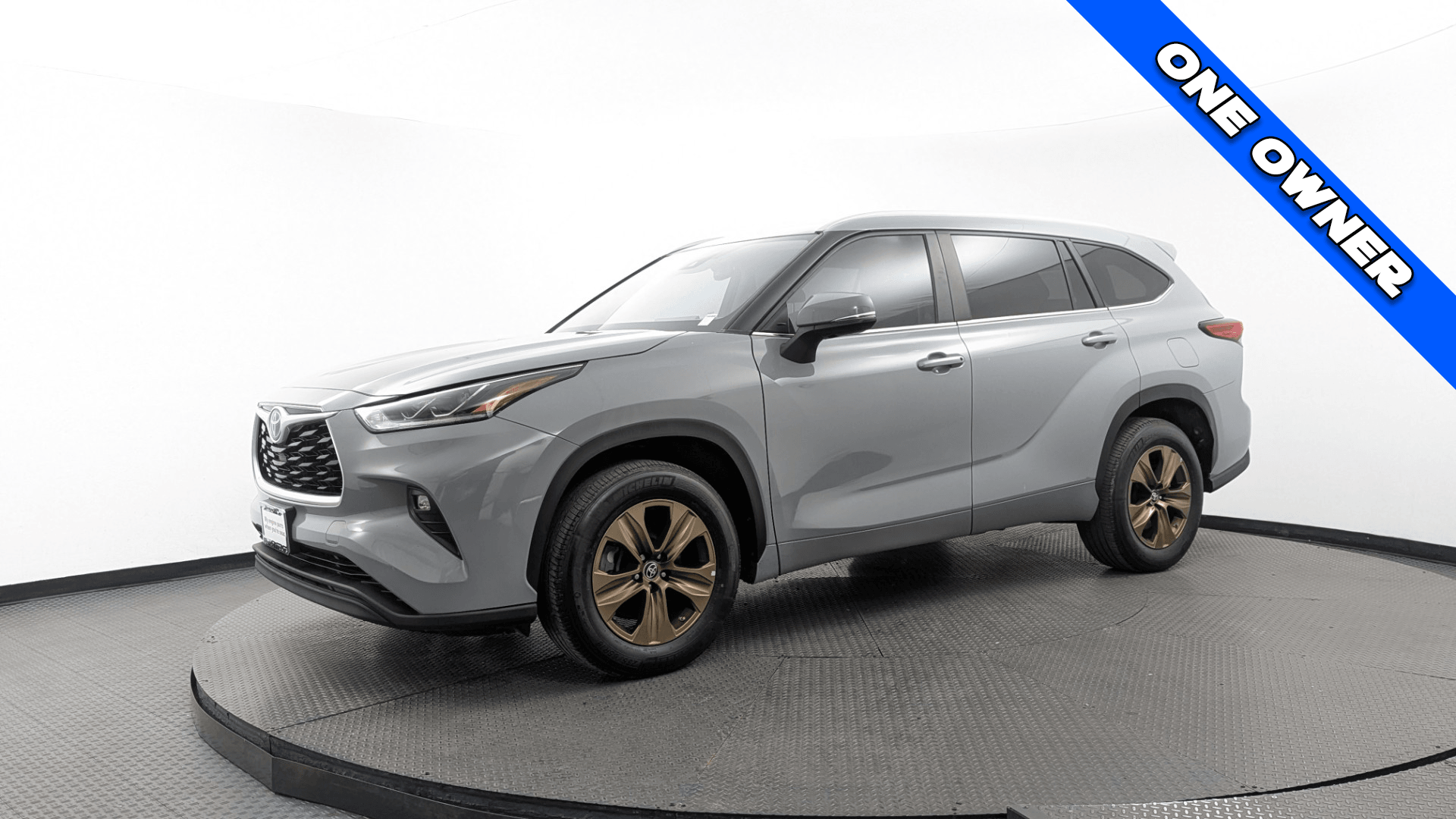 2023 Toyota Highlander Bronze Edition's photo