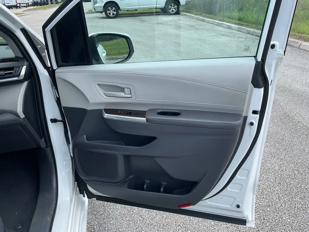 Florida Fine Cars - Used TOYOTA SIENNA 2021 ORLANDO LE