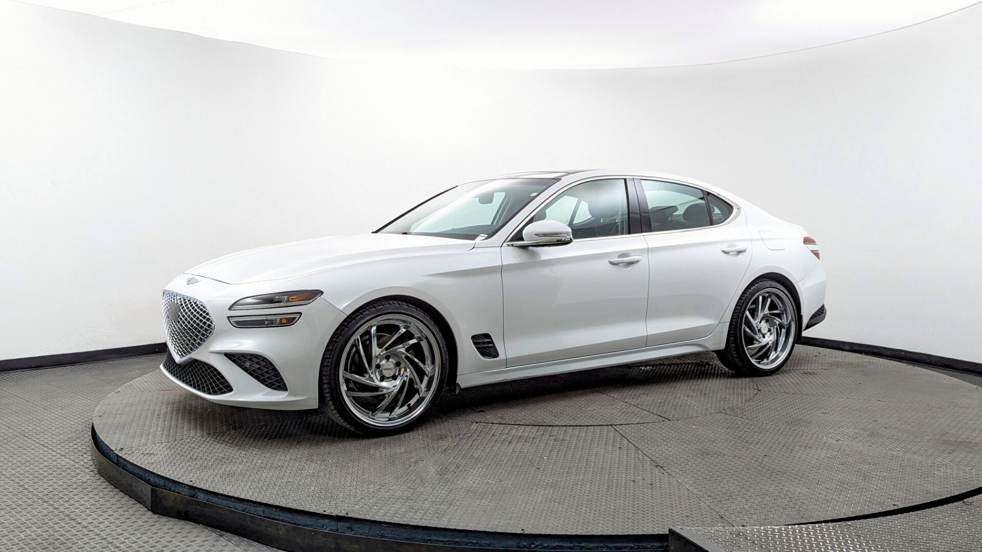 2022 GENESIS G70 Standard's photo