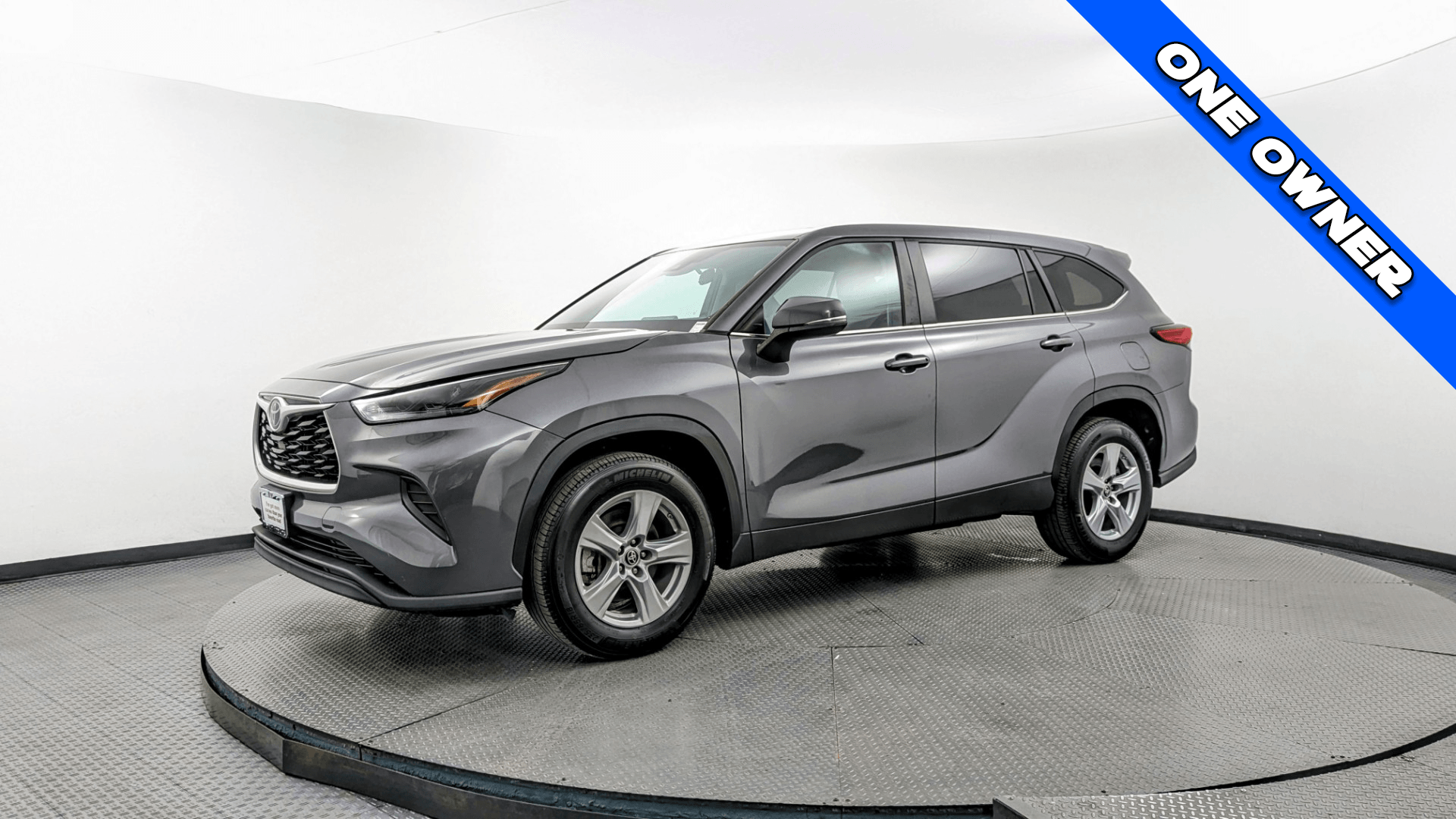 2023 Toyota Highlander L's photo