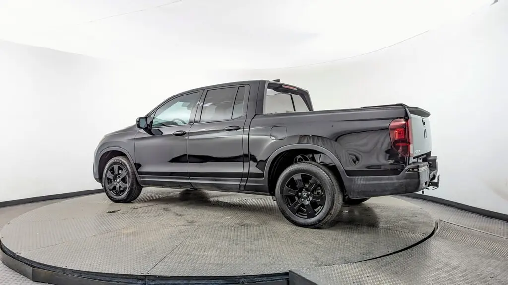 2019 Honda Ridgeline Black Edition photo 3