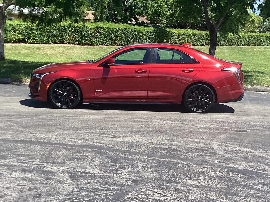 2022 Cadillac CT4 photo 3