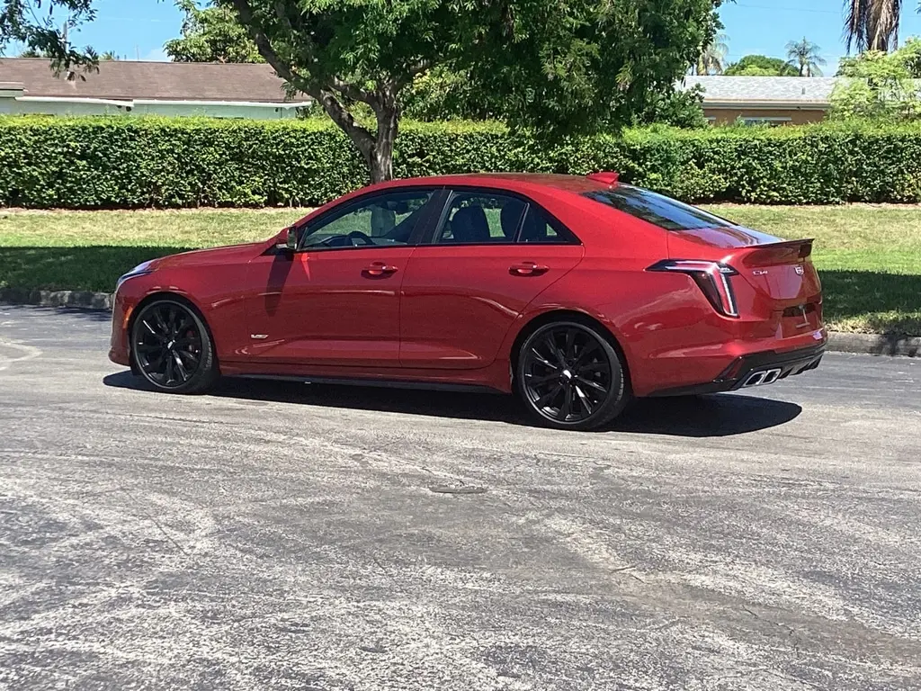 2022 Cadillac CT4 photo 4