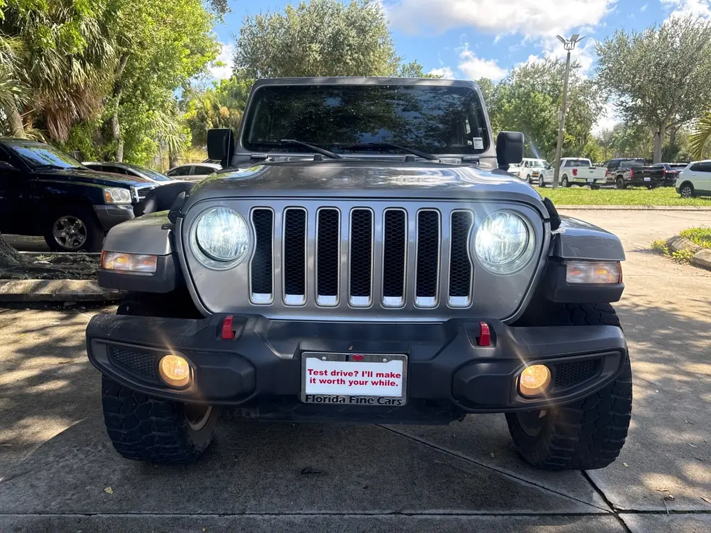 2019 Jeep Wrangler Unlimited Sahara photo 2