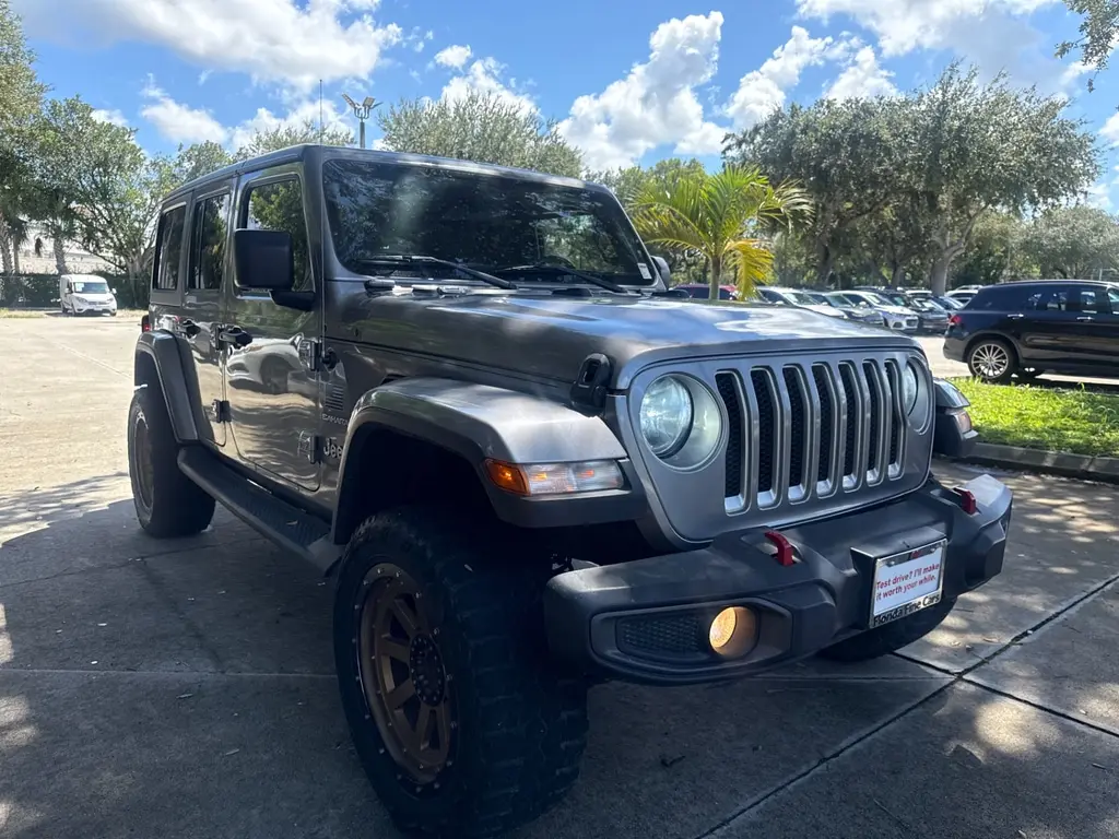 2019 Jeep Wrangler Unlimited Sahara photo 3