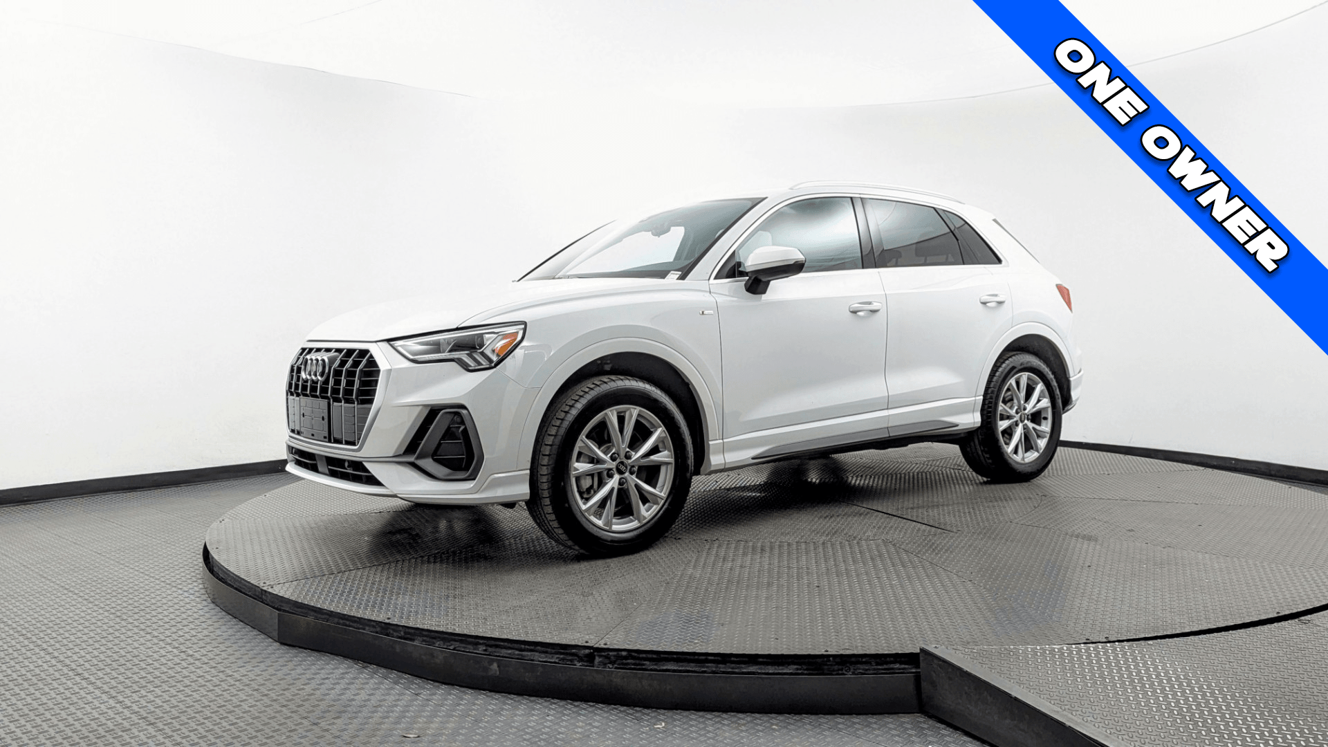 2025 Audi Q3 S Line Premium's photo