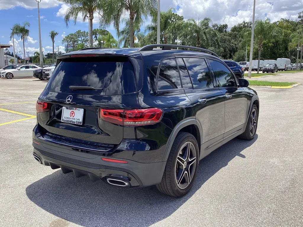 2021 Mercedes Benz GLB 250 photo 3