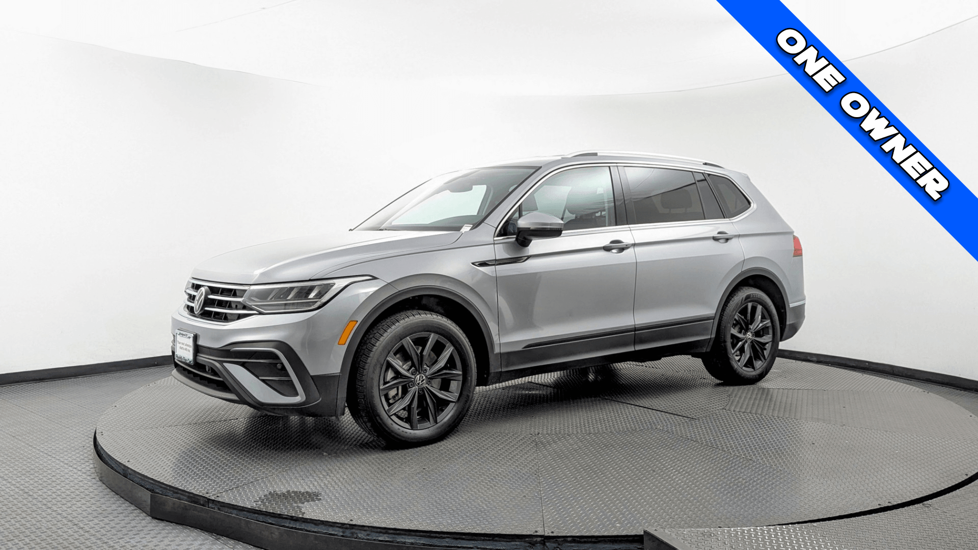 2024 Volkswagen Tiguan SE's photo