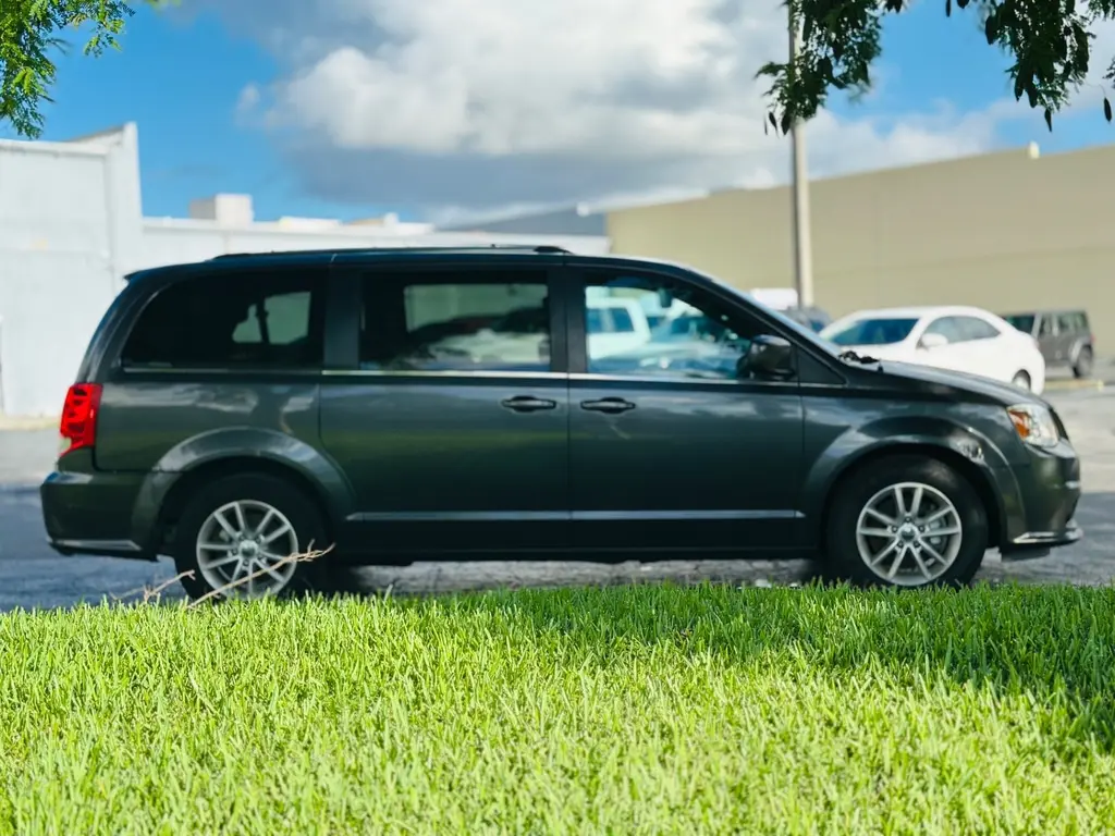 Florida Fine Cars - Used DODGE GRAND CARAVAN 2018 MARGATE SXT