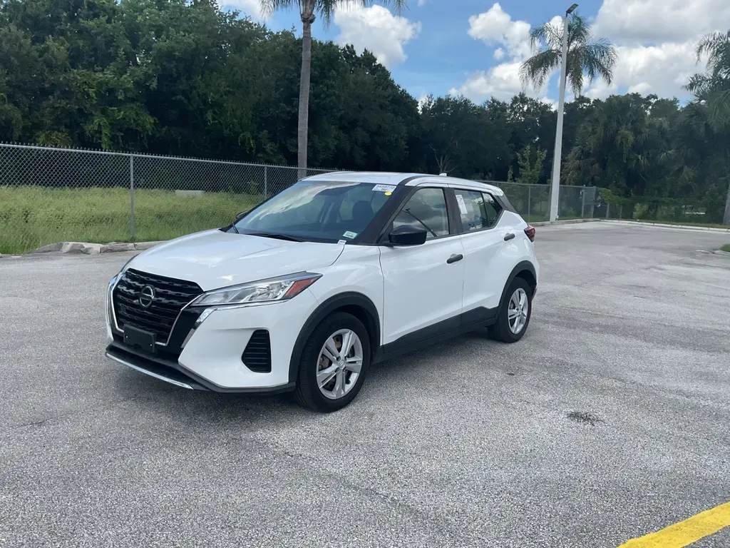 2021 Nissan Kicks S photo 3