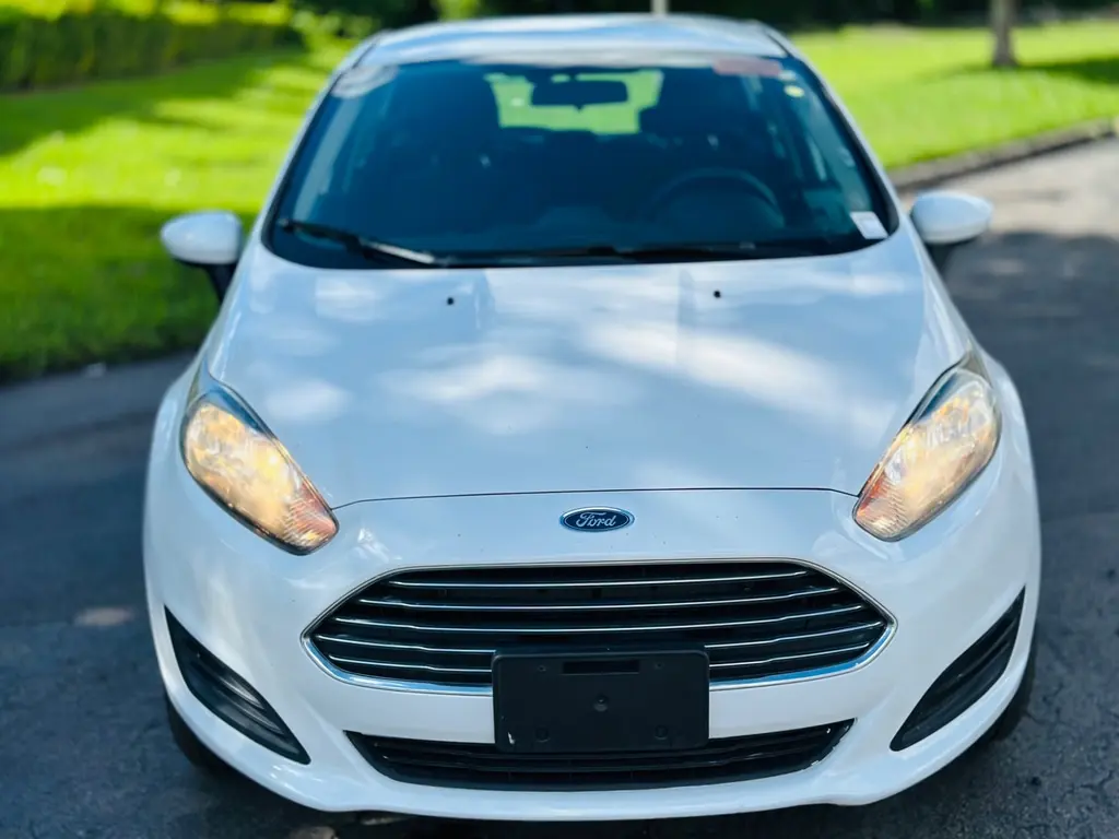 2019 Ford Fiesta SE photo 2