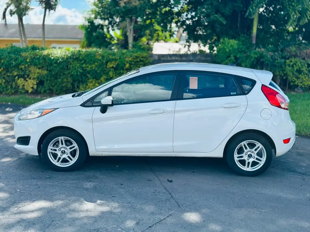 2019 Ford Fiesta SE photo 3