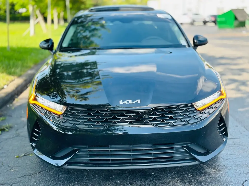 2022 Kia K5 LX photo 2