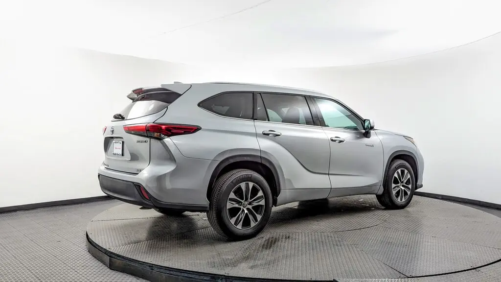 Florida Fine Cars - Used TOYOTA HIGHLANDER 2021 MIAMI HYBRID XLE