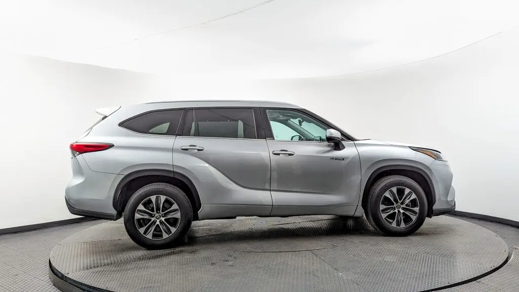 Florida Fine Cars - Used TOYOTA HIGHLANDER 2021 MIAMI HYBRID XLE