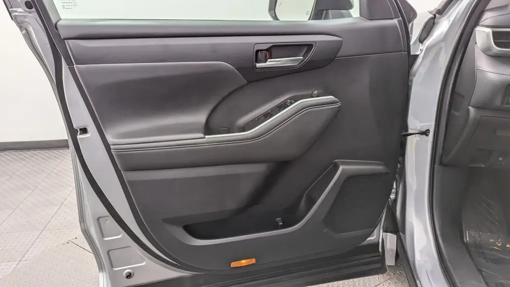 Florida Fine Cars - Used TOYOTA HIGHLANDER 2021 MIAMI HYBRID XLE
