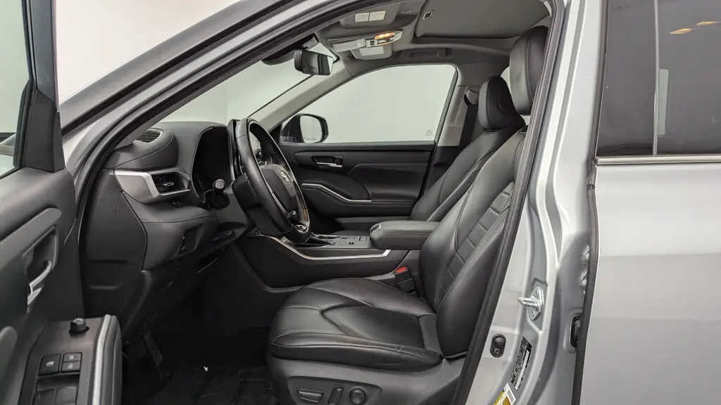Florida Fine Cars - Used TOYOTA HIGHLANDER 2021 MIAMI HYBRID XLE