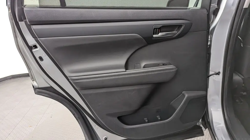 Florida Fine Cars - Used TOYOTA HIGHLANDER 2021 MIAMI HYBRID XLE
