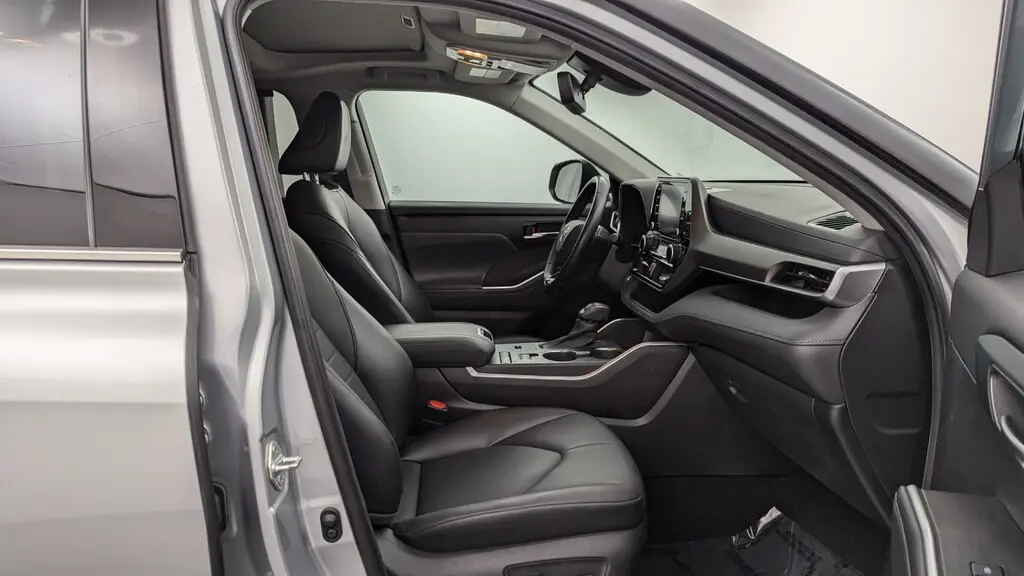 Florida Fine Cars - Used TOYOTA HIGHLANDER 2021 MIAMI HYBRID XLE