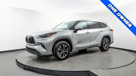 Florida Fine Cars - Used TOYOTA HIGHLANDER 2021 MIAMI HYBRID XLE