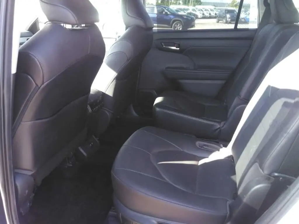 Florida Fine Cars - Used TOYOTA HIGHLANDER 2021 MIAMI HYBRID XLE