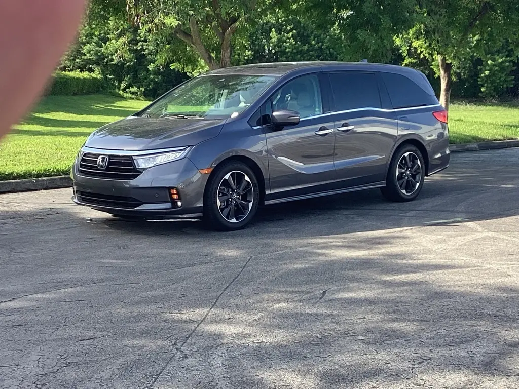 2021 Honda Odyssey Elite photo 2