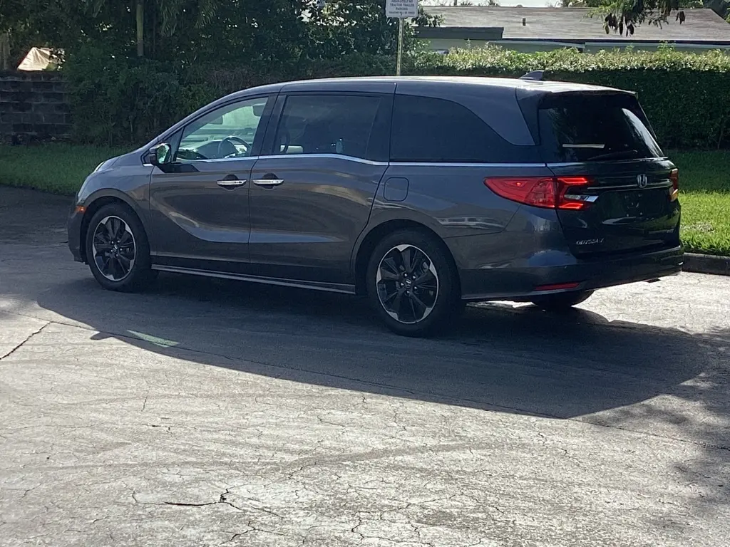 2021 Honda Odyssey Elite photo 4